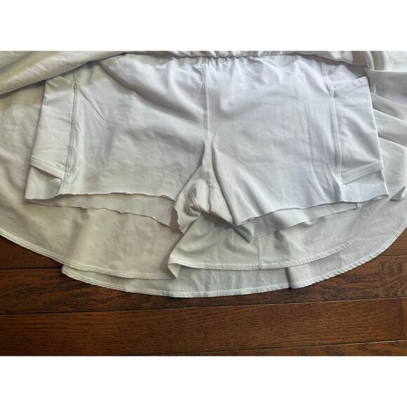 Lululemon Skort Size 12 *has flaws off white - Picture 10 of 12